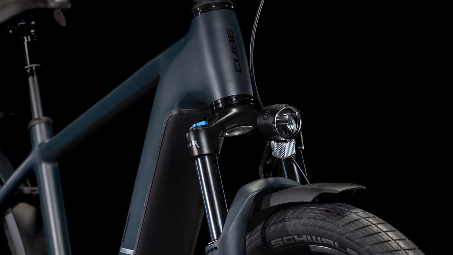Cube Kathmandu Hybrid Comfort Pro 800 night´n´chrome – Bild 7